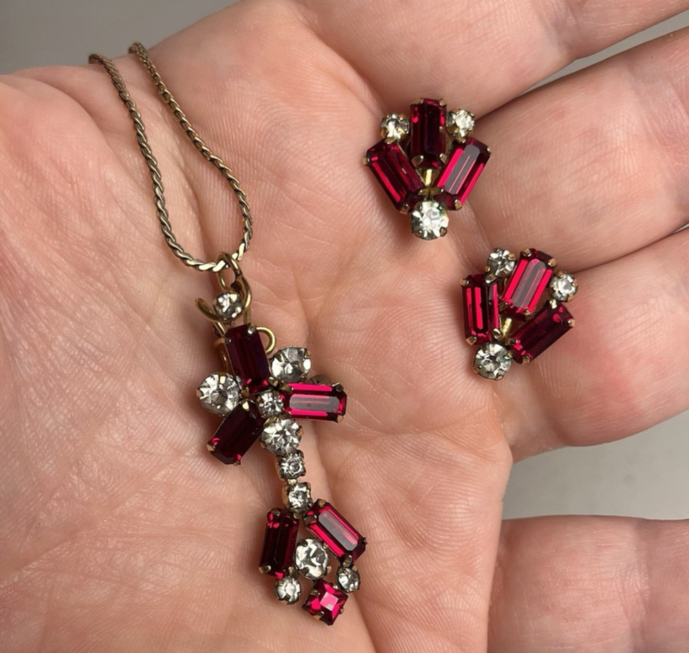 12k Gold Filled Earrings & Necklace Screw Back Red Glass Vintage Star Art 98 g